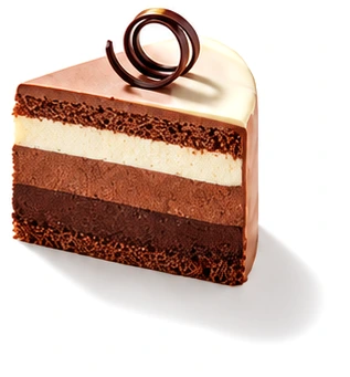 Porción de tarta de tres chocolates con un rizo de chocolate encima